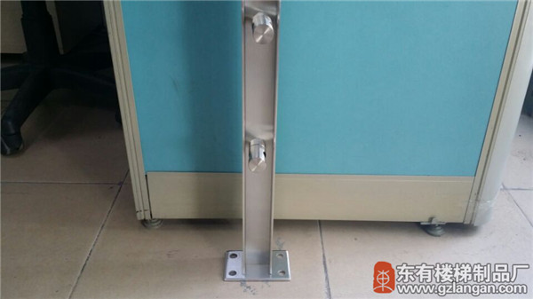 雙扁不銹鋼工藝穿管欄桿立柱DY-8133厚底板
