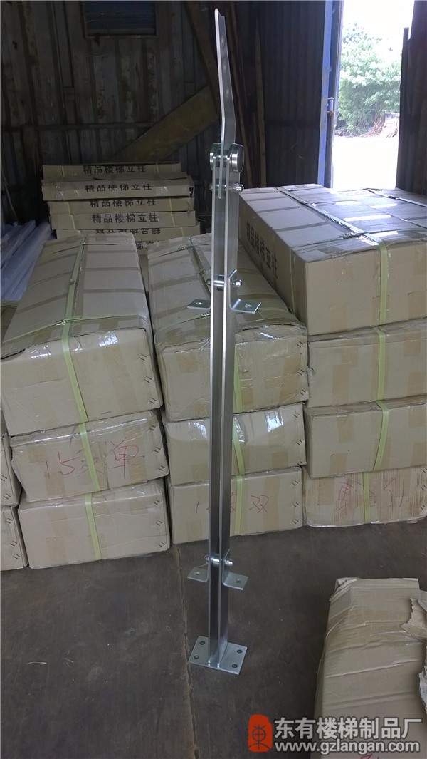 工程雙扁玻璃不銹鋼欄桿立柱DY-8119厚玻璃夾厚底板加厚實心刀頭