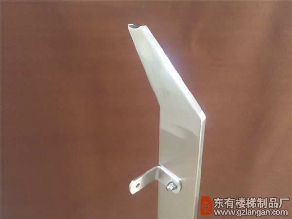單扁不銹鋼玻璃護欄立柱DY-8136激光成型