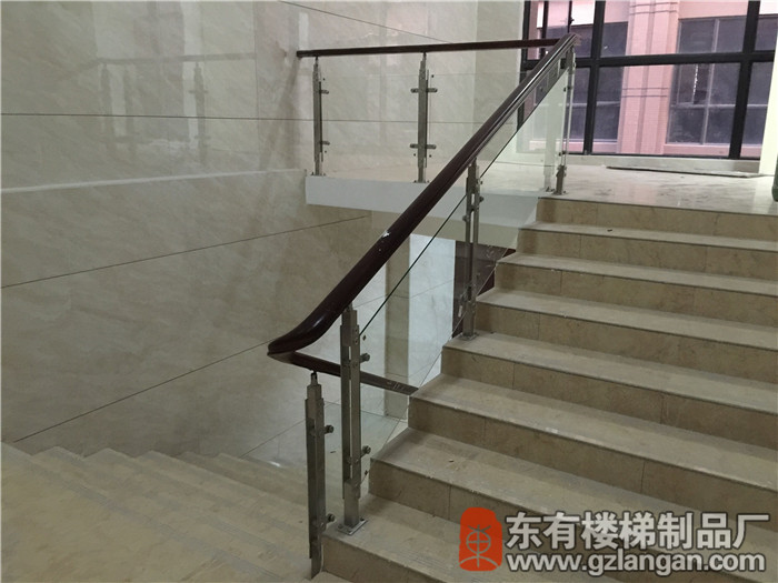 看看樓梯間正體效果