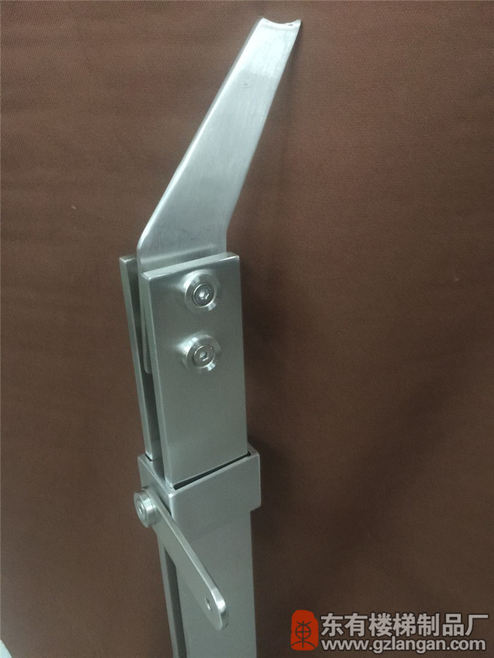 不銹鋼陽臺玻璃欄桿立柱DY-8151（8mm實心鋼板刀頭）
