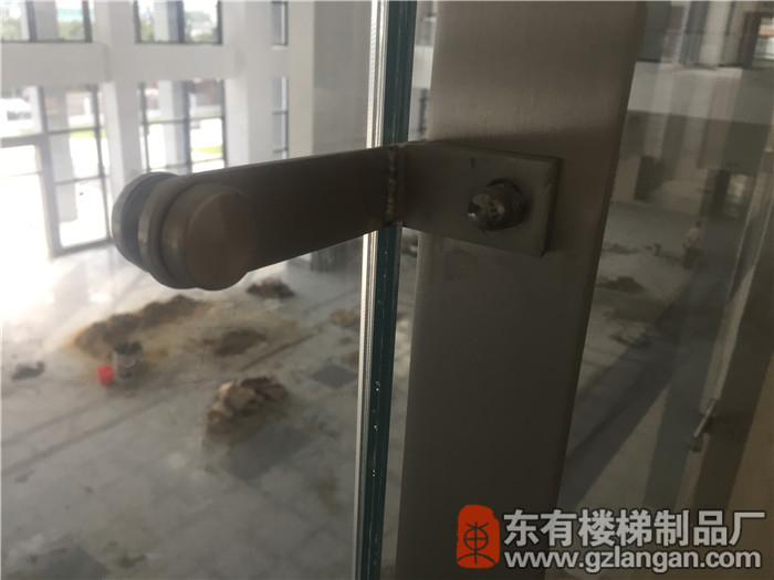 海珠區海事法院不銹鋼玻璃欄桿 近距實拍掛件