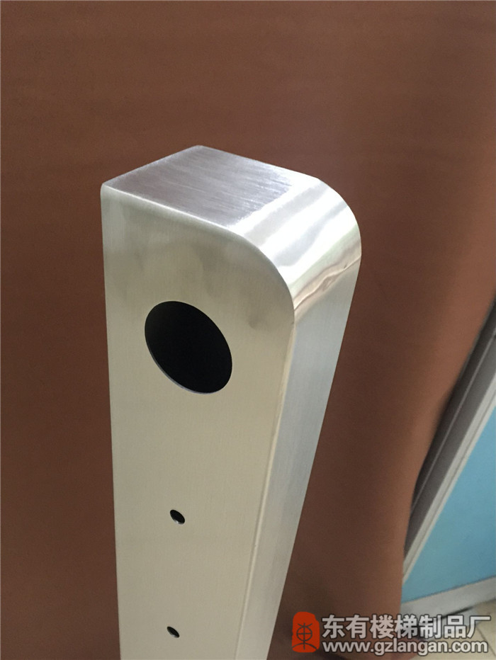 客戶定制款管狀穿管不銹鋼立柱DIY-001激光開弧柱頭