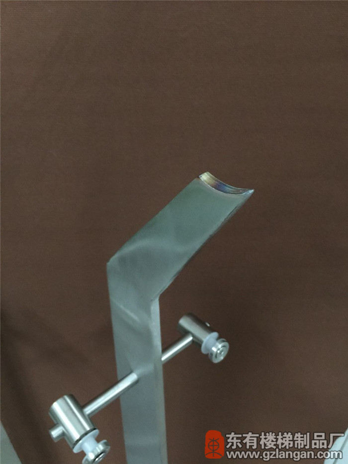 客戶定制款梯形單扁穿管不銹鋼立柱DIY-002激光開弧柱頭