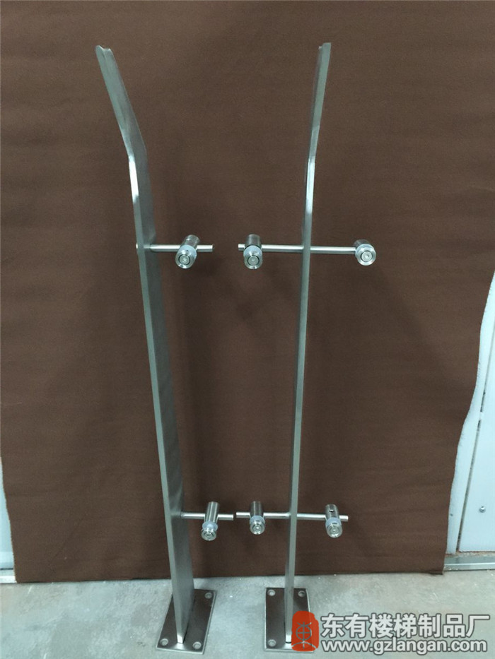 客戶定制款梯形單扁穿管不銹鋼立柱DIY-002正視