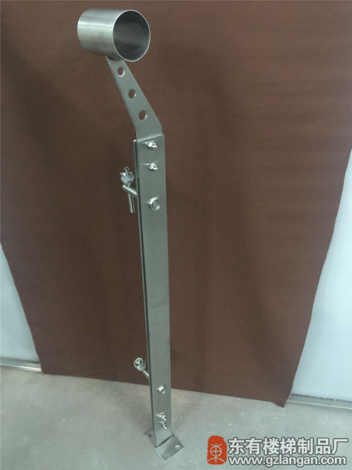 穿管陽臺玻璃不銹鋼欄桿立柱DY-8144（45度側視實拍）