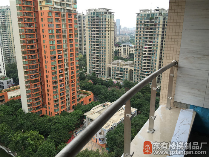 海濱花園陽臺欄桿安裝不銹鋼立柱1