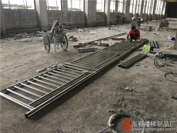 蘿崗錦香閣食品廠房不銹鋼護欄不銹鋼欄桿拼接1