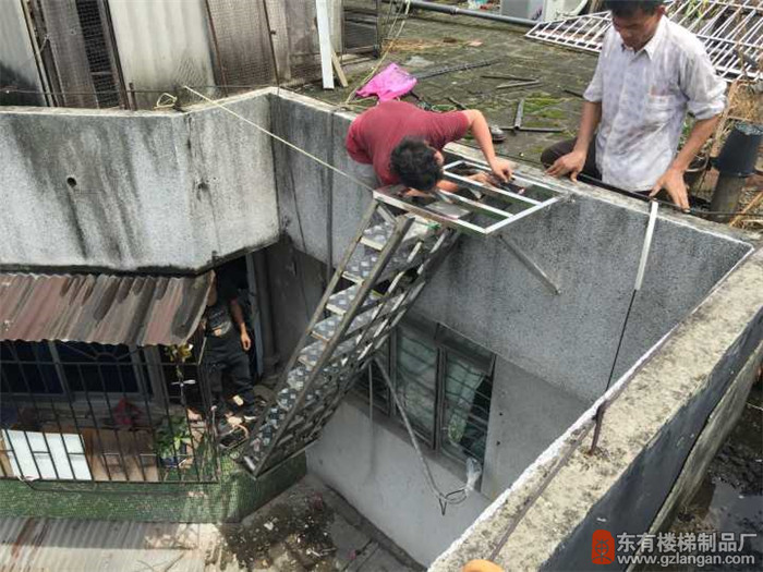 不銹鋼梯吊裝4