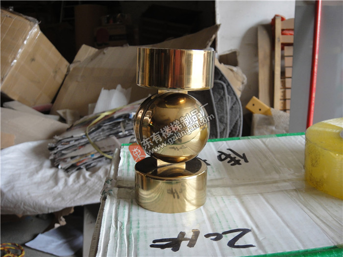 鍍鈦金面管轉(zhuǎn)角連接件DLPJ-123實拍3