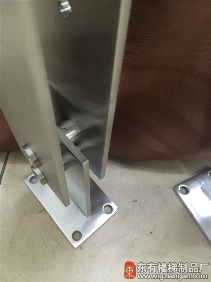 穿管不銹鋼工程立柱DY-8126實拍底板