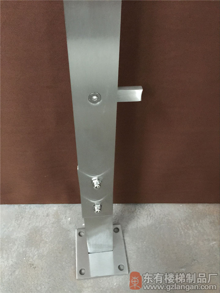 實心單扁不銹鋼穿管欄桿立柱DIY-006實拍底板