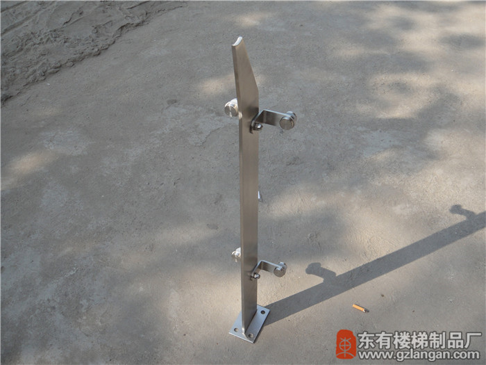 不銹鋼單板玻璃立柱1