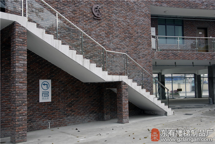 T.I.T創(chuàng)意園辦公樓不銹鋼玻璃樓梯扶手