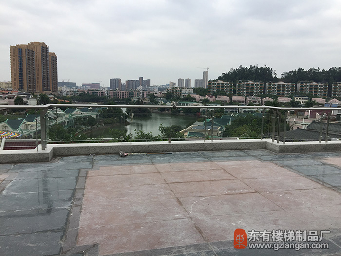 白云堡別墅欄桿高檔指數(shù)爆表