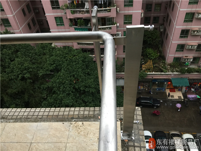 刀頭采用50*8mm的實心板加工