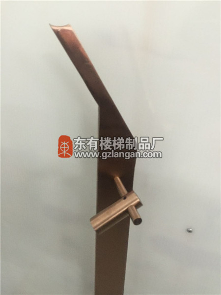 刀頭斜口角度較大