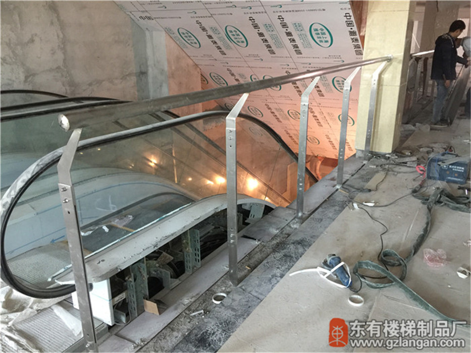 恒泰匯窗前護欄非常穩固安全