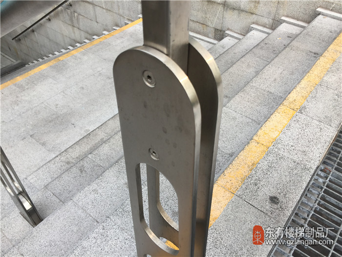 通道不銹鋼扶手激光立柱-兩板厚度為10mm