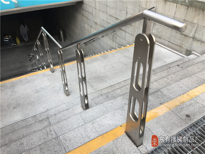 不銹鋼扶手激光立柱適用在樓梯