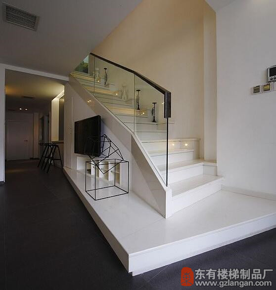 某鋼琴培訓中心樓梯扶手設計2
