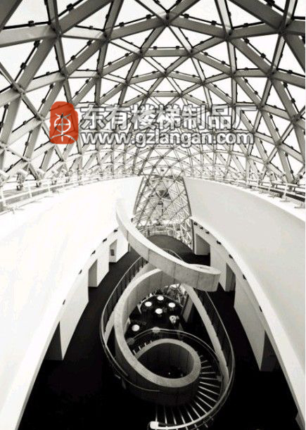 2018年大型的旋轉樓梯設計6
