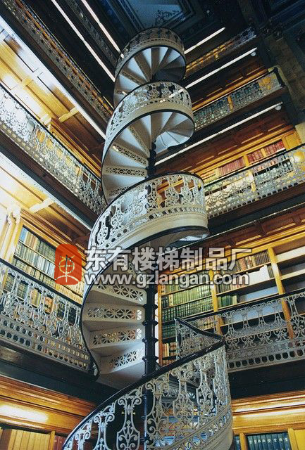 2018年大型的旋轉樓梯設計1