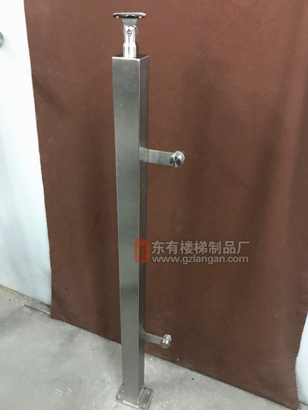 1050*50*50*0.9mm管狀立柱