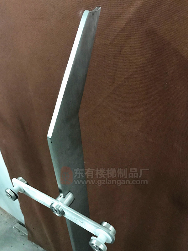 刀頭作出相應的弧度