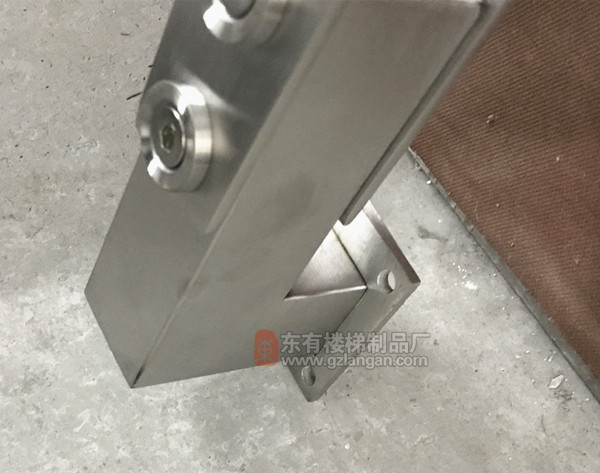 底板根據客戶需要定制成90度轉角
