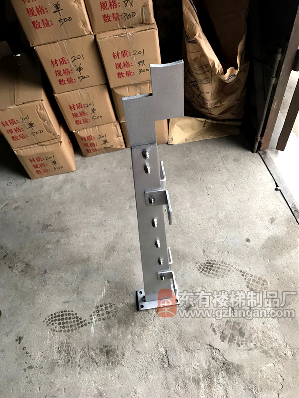 寬100轉60*10mm雙扁立柱