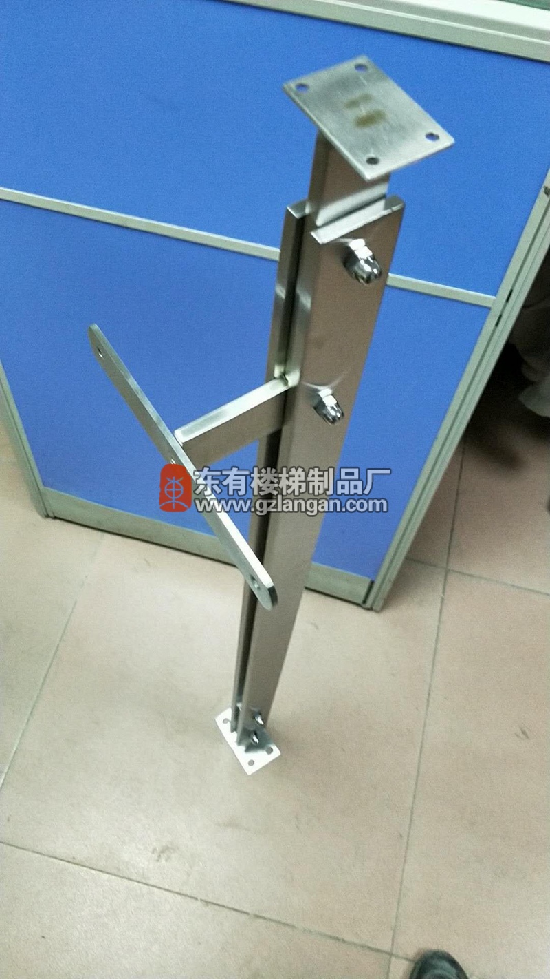 1050*60*8雙板立柱