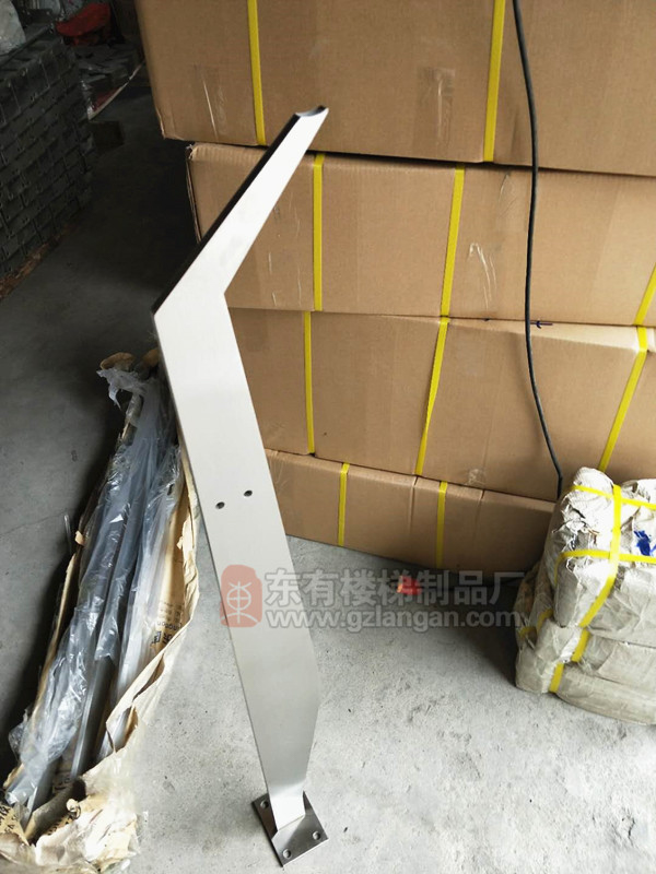 激光切割一體成型單板立柱