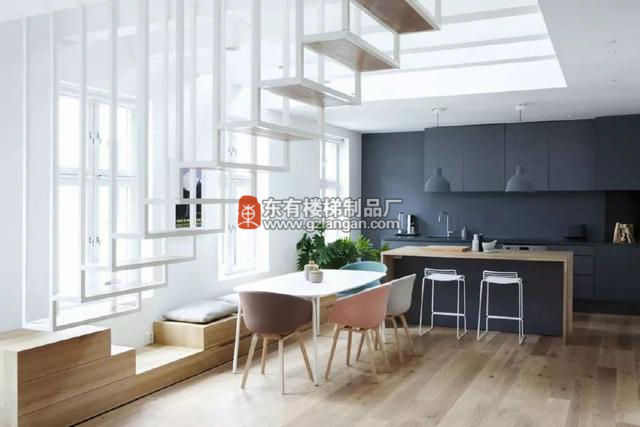 傳統(tǒng)樓梯的體量都是比較大的