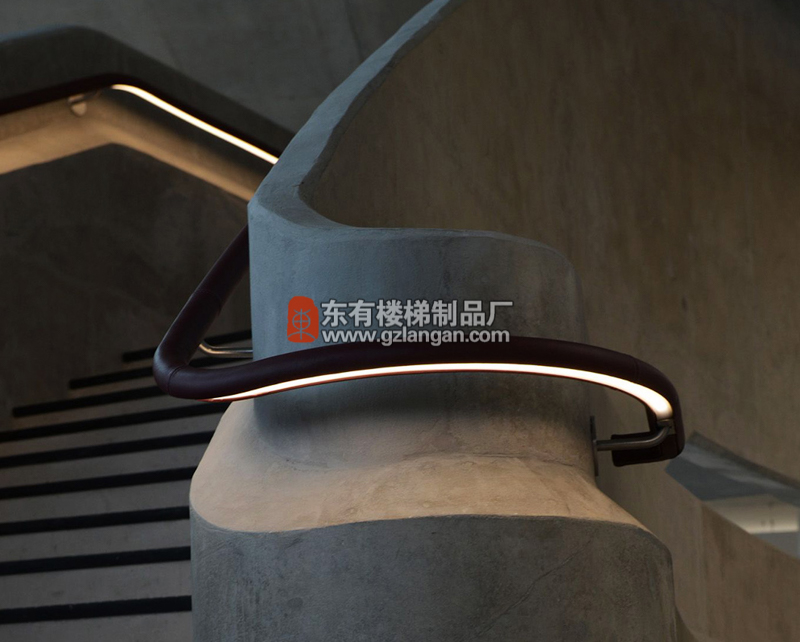 提升空間的樓梯設計7