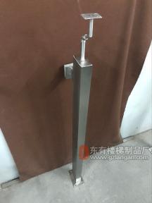突顯藝術性的方管造型立柱實拍
