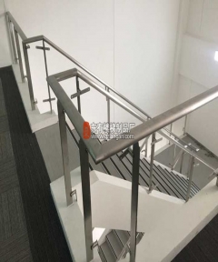 廣州本田研究院欄桿有造型不占地方