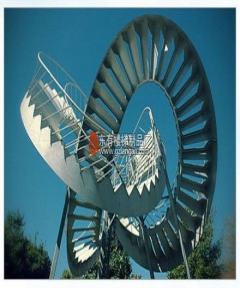 當建筑碰到了樓梯擦出來的火花閃到你了嗎？